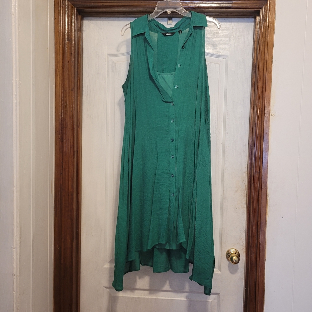 Green sleeveless summer dress